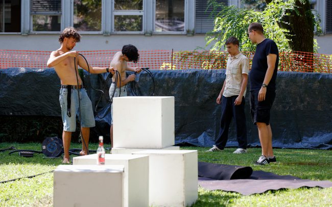 zadnji dan, okroga miza, druženje, pospravljanje, fallafel večerja, ogled filma in delitev youthpassov